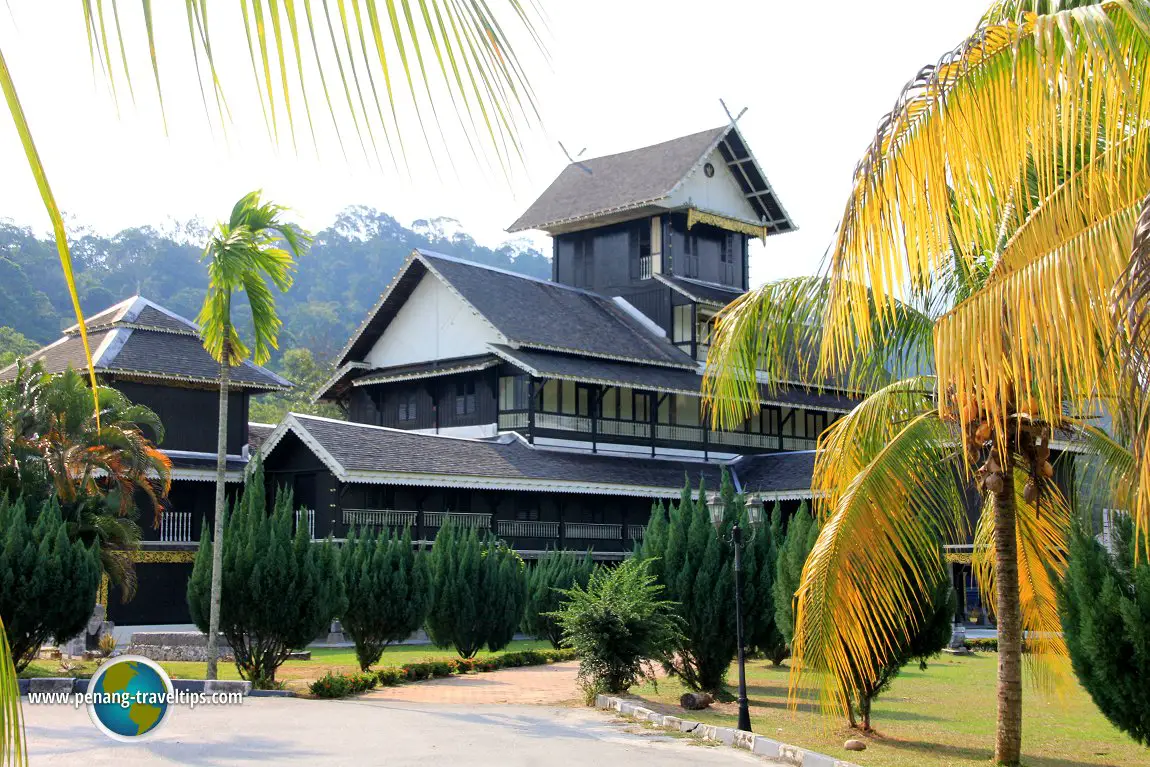 Muzium Diraja Istana Lama Seri Menanti, Negri Sembilan